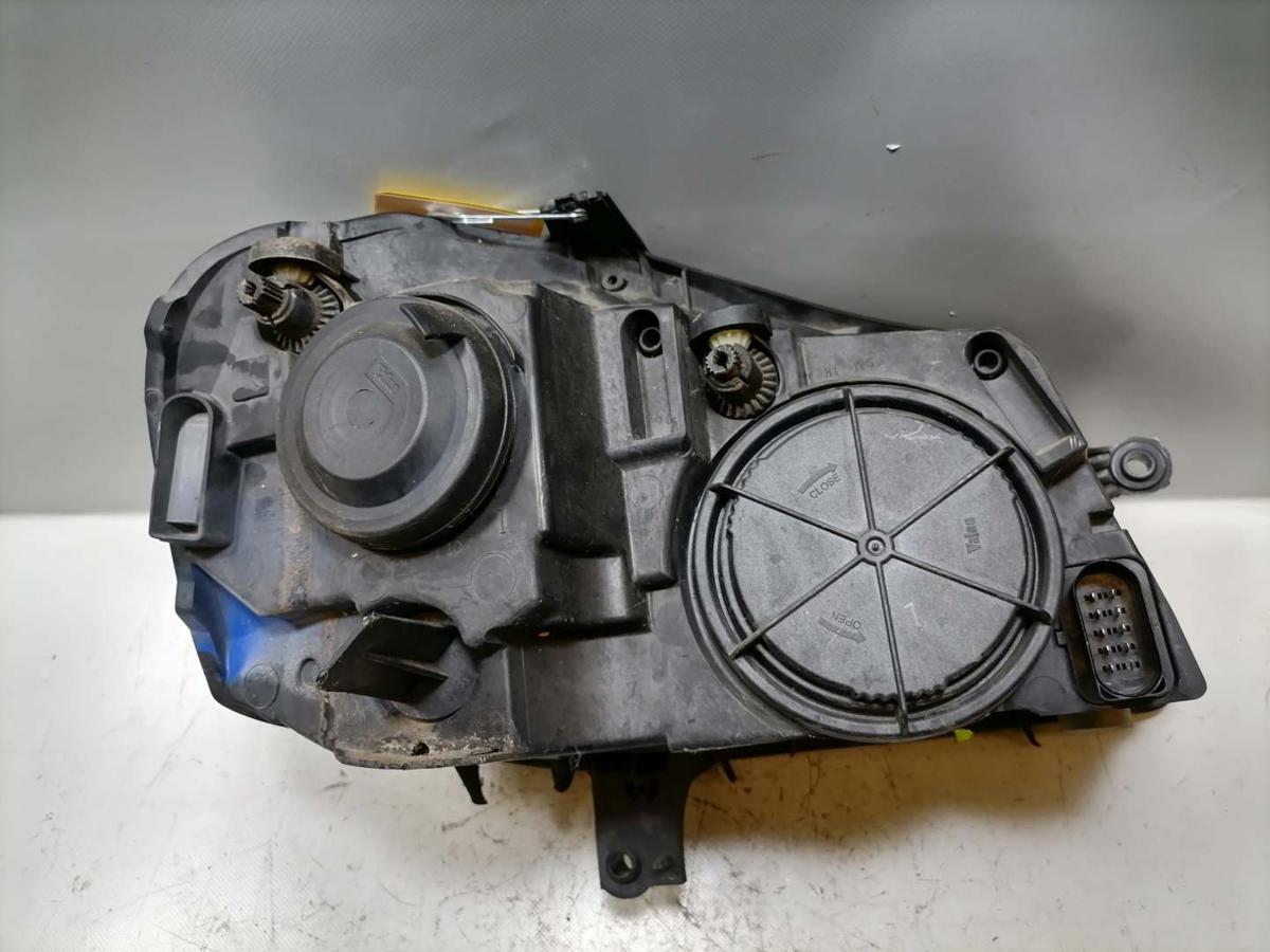 VW Polo 9N3 original Scheinwerfer vorn links Halogen Bj.2006